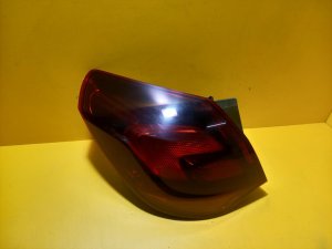LEVÉ ZADNÍ SVĚTLO OPEL ASTRA J HATCHBACK VNĚJŠÍ , KOUŘOVÉ - 10177 LEVÉ ZADNÍ SVĚTLO OPEL ASTRA J HATCHBACK VNĚJŠÍ , KOUŘOVÉ - 10177