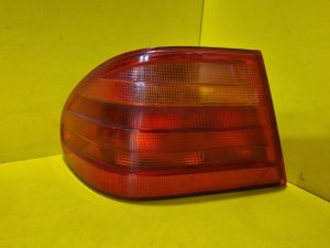 LEVÉ ZADNÍ SVĚTLO MERCEDES BENZ E (W210) SEDAN - 14727 LEVÉ ZADNÍ SVĚTLO MERCEDES BENZ E (W210) SEDAN - 14727