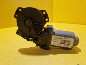 LEVÝ PŘEDNÍ MOTOREK STAHOVAČKY OKNA - 402057 D - KIA CEED I - 19493 LEVÝ PŘEDNÍ MOTOREK STAHOVAČKY OKNA - 402057 D - KIA CEED I - 19493