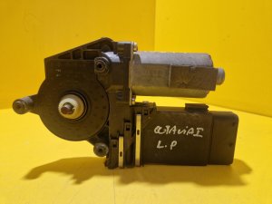 LEVÝ PŘEDNÍ MOTOREK STAHOVAČKY OKNA 130821731 S JEDNOTKOU - ŠKODA OCTAVIA I - 18674