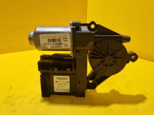 LEVÝ PŘEDNÍ MOTOREK STAHOVAČKY OKNA 1T0959701 S JEDNOTKOU 1K0959793C - ŠKODA OCTAVIA II / VW TOURAN I, PASSAT B6, GOLF V.../ SEAT ALTEA, TOLEDO... - 17607 LEVÝ PŘEDNÍ MOTOREK STAHOVAČKY OKNA 1T0959701 S JEDNOTKOU 1K0959793C - ŠKODA OCTAVIA II / VW TOURAN I, PASSAT B6, GOLF V.../ SEAT ALTEA, TOLEDO... - 17607