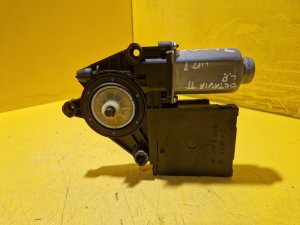 LEVÝ PŘEDNÍ MOTOREK STAHOVAČKY OKNA 1T0959701T S JEDNOTKOU 5K0959793 - ŠKODA OCTAVIA II / VW TOURAN I, GOLF V.../ SEAT LEON II - FACELIFT - 20342 LEVÝ PŘEDNÍ MOTOREK STAHOVAČKY OKNA 1T0959701T S JEDNOTKOU 5K0959793 - ŠKODA OCTAVIA II / VW TOURAN I, GOLF V.../ SEAT LEON II - FACELIFT - 20342