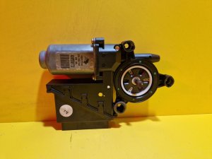 LEVÝ PŘEDNÍ MOTOREK STAHOVAČKY OKNA 6Q1959801 - ŠKODA FABIA I, FABIA II, ROOMSTER / VW POLO IV / SEAT IBIZA III, CORDOBA II - 15936 LEVÝ PŘEDNÍ MOTOREK STAHOVAČKY OKNA 6Q1959801 - ŠKODA FABIA I, FABIA II, ROOMSTER / VW POLO IV / SEAT IBIZA III, CORDOBA II - 15936