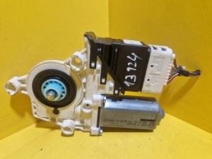 PRAVÝ ZADNÍ MOTOREK STAHOVAČKY OKNA 1K0959704E - ŠKODA OCTAVIA II / VW GOLF V, TOURAN I / SEAT ALTEA, TOLEDO III - 13924 PRAVÝ ZADNÍ MOTOREK STAHOVAČKY OKNA 1K0959704E - ŠKODA OCTAVIA II / VW GOLF V, TOURAN I / SEAT ALTEA, TOLEDO III - 13924