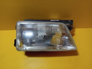 PRAVÉ PŘEDNÍ SVĚTLO OPEL KADETT - 10136 PRAVÉ PŘEDNÍ SVĚTLO OPEL KADETT - 10136