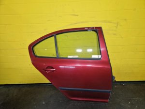 PRAVÉ ZADNÍ DVEŘE ŠKODA OCTAVIA II 2, LIFTBACK, ČERVENÉ 9892 - 17545 PRAVÉ ZADNÍ DVEŘE ŠKODA OCTAVIA II 2, LIFTBACK, ČERVENÉ 9892 - 17545