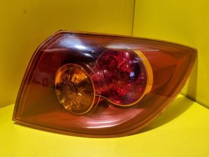 PRAVÉ ZADNÍ SVĚTLO MAZDA 3 ( BK ) , VNĚJŠÍ , 5.DV. , ČERVENÉ - 16207 PRAVÉ ZADNÍ SVĚTLO MAZDA 3 ( BK ) , VNĚJŠÍ , 5.DV. , ČERVENÉ - 16207