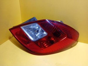 PRAVÉ ZADNÍ SVĚTLO OPEL CORSA D 5.DV. - 10980 PRAVÉ ZADNÍ SVĚTLO OPEL CORSA D 5.DV. - 10980