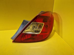 PRAVÉ ZADNÍ SVĚTLO OPEL CORSA D 5.DV. - 13659 PRAVÉ ZADNÍ SVĚTLO OPEL CORSA D 5.DV. - 13659