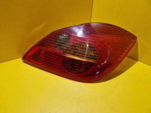 PRAVÉ ZADNÍ SVĚTLO OPEL TIGRA B TWINTOP - 15640 PRAVÉ ZADNÍ SVĚTLO OPEL TIGRA B TWINTOP - 15640