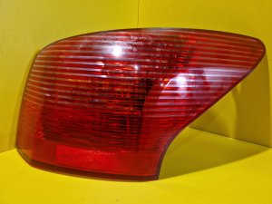 PRAVÉ ZADNÍ SVĚTLO PEUGEOT 407 (6E, 6D) , KOMBI - 15368 PRAVÉ ZADNÍ SVĚTLO PEUGEOT 407 (6E, 6D) , KOMBI - 15368