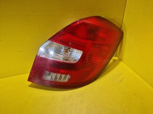 PRAVÉ ZADNÍ SVĚTLO ŠKODA FABIA II - 13843 PRAVÉ ZADNÍ SVĚTLO ŠKODA FABIA II - 13843
