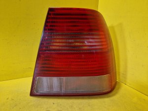 PRAVÉ ZADNÍ SVĚTLO VW BORA I, SEDAN - 12821 PRAVÉ ZADNÍ SVĚTLO VW BORA I, SEDAN - 12821