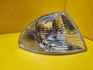 PRAVÝ PŘEDNÍ BLINKR BMW 3 E46 - 16896 PRAVÝ PŘEDNÍ BLINKR BMW 3 E46 - 16896