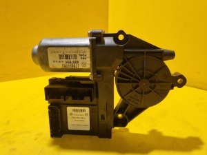 PRAVÝ PŘEDNÍ MOTOREK STAHOVAČKY OKNA 1T0959702 S JEDNOTKOU 1K0959792C - ŠKODA OCTAVIA II / VW TOURAN I, PASSAT B6, GOLF V.../ SEAT ALTEA, TOLEDO... - 17608