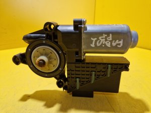 PRAVÝ PŘEDNÍ MOTOREK STAHOVAČKY OKNA 6Y1959802 ŠKODA FABIA I, FABIA II, ROOMSTER / VW POLO IV / SEAT IBIZA III, CORDOBA II - 19704 PRAVÝ PŘEDNÍ MOTOREK STAHOVAČKY OKNA 6Y1959802 ŠKODA FABIA I, FABIA II, ROOMSTER / VW POLO IV / SEAT IBIZA III, CORDOBA II - 19704