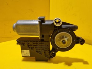 PRAVÝ PŘEDNÍ MOTOREK STAHOVAČKY OKNA 6Y2959801 ŠKODA FABIA I, FABIA II, ROOMSTER / VW POLO IV / SEAT IBIZA III, CORDOBA II - 17686 PRAVÝ PŘEDNÍ MOTOREK STAHOVAČKY OKNA 6Y2959801 ŠKODA FABIA I, FABIA II, ROOMSTER / VW POLO IV / SEAT IBIZA III, CORDOBA II - 17686