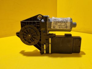 PRAVÝ PŘEDNÍ MOTOREK STAHOVAČKY OKNA 0130821730 ŠKODA OCTAVIA I - 17648 PRAVÝ PŘEDNÍ MOTOREK STAHOVAČKY OKNA 0130821730 ŠKODA OCTAVIA I - 17648