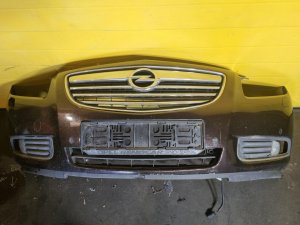 PŘEDNÍ NÁRAZNÍK OPEL INSIGNIA A (G09), HNĚDÁ Z41C, SE SENZORY, S OSTŘIKOVAČI  - 19636