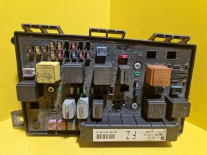 PŘEDNÍ POJISTKOVÁ SKŘÍŇ - 13205783 - OPEL ASTRA H, ZAFIRA B - 13863 PŘEDNÍ POJISTKOVÁ SKŘÍŇ - 13205783 - OPEL ASTRA H, ZAFIRA B - 13863