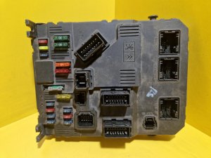 PŘEDNÍ POJISTKOVÁ SKŘÍŇ - 9650584580 - CITRON XSARA / PEPUGEOT 206 - 13861 PŘEDNÍ POJISTKOVÁ SKŘÍŇ - 9650584580 - CITRON XSARA / PEPUGEOT 206 - 13861