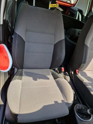 PRAVÉ PŘEDNÍ SEDADLO ŠKODA FABIA II (542), SPORT - 19479