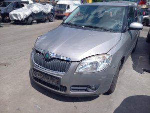 Škoda Fabia II 1.2 ( CGPA ) 51kW převodovka LVG r.2009 šedá na náhradní díly   Škoda Fabia II 1.2 ( CGPA ) 51kW převodovka LVG r.2009 šedá na náhradní díly