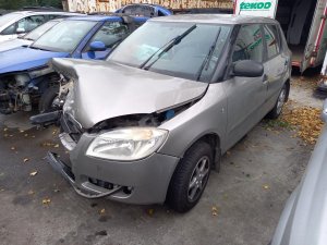 Škoda Fabia II 1.2 HTP ( BBM ) 44kW r.2009 šedá na náhradní díly   Škoda Fabia II 1.2 HTP ( BBM ) 44kW r.2009 šedá na náhradní díly