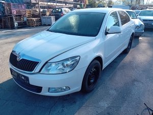 Škoda Octavia II Facelift 1.6 TDI ( CAYC ) 77kW r.2011 bílá 1026 na náhradní díly   Škoda Octavia II Facelift 1.6 TDI ( CAYC ) 77kW r.2011 bílá 1026 na náhradní díly