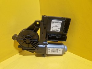 LEVÝ PŘEDNÍ MOTOREK STAHOVAČKY OKNA 1T0959701D S JEDNOTKOU 1K0959793J - ŠKODA OCTAVIA II / VW TOURAN I, CADDY III - 13825 LEVÝ PŘEDNÍ MOTOREK STAHOVAČKY OKNA 1T0959701D S JEDNOTKOU 1K0959793J - ŠKODA OCTAVIA II / VW TOURAN I, CADDY III - 13825