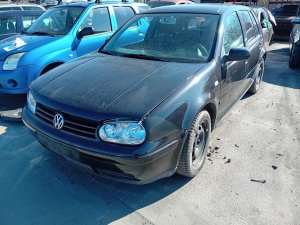 Volkswagen Golf IV 1.6 16V ( AZD ) 77kW r.2000 černá na náhradní díly Volkswagen Golf IV 1.6 16V ( AZD ) 77kW r.2000 černá na náhradní díly