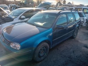 Volkswagen Golf IV 1.9 TDI ( AGR ) 66kW r.2000 modrá  na náhradní díly Volkswagen Golf IV 1.9 TDI ( AGR ) 66kW r.2000 modrá  na náhradní díly