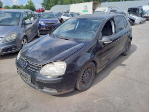 Volkswagen Golf V 1.9 TDI ( BRU ) 66kW r.2005 černá na náhradní díly   Volkswagen Golf V 1.9 TDI ( BRU ) 66kW r.2005 černá na náhradní díly