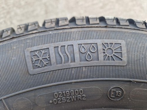 2 KS CELOROČNÍ PNEUMATIKA DEBICA NAVIGATOR 165/70 R13 79T - 20479