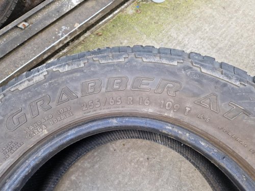 2 KS CELOROČNÍ PNEUMATIKA GENERAL GRABBER AT 255/65 R16 109T - 20484