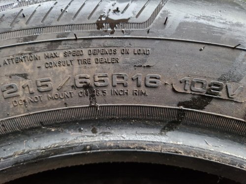 2 KS CELOROČNÍ PNEUMATIKA GOODYEAR VECTOR 4SEASONS 215/65 R16 102V - 20297