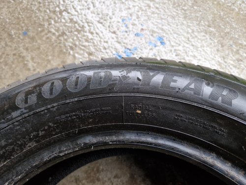 2 KS CELOROČNÍ PNEUMATIKA GOODYEAR VECTOR 4SEASONS 215/65 R16 102V - 20297
