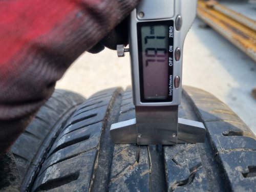 2 KS LETNÍ PNEUMATIKA BARUM BRAVURIS 5 - 185/60 R15 84H - 17855