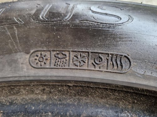 2 KS ZIMNÍ PNEUMATIKA APLUS A909 - 215/50 R17 95W - 20496