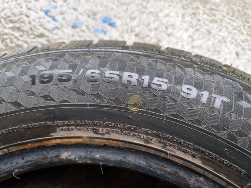 2 KS ZIMNÍ PNEUMATIKA ARMSTRONG SKI-TRAC PC 195/65 R15 91T - 20600