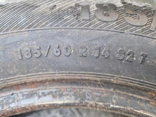 2 KS ZIMNÍ PNEUMATIKA BARUM POLARIS 3 - 185/60 R14 82T - 20577