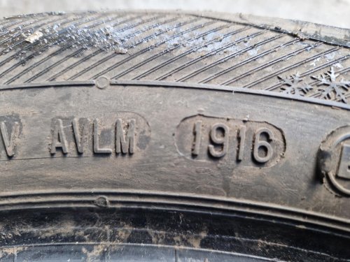 2 KS ZIMNÍ PNEUMATIKA BARUM POLARIS 3 - 195/50 R15 82T - 20424