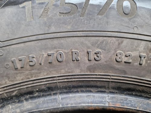 2 KS ZIMNÍ PNEUMATIKA BARUM POLARIS 5 - 175/70 R13 82T - 20607