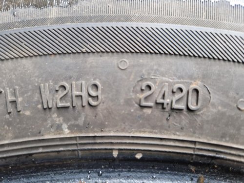 2 KS ZIMNÍ PNEUMATIKA BARUM POLARIS 5 - 175/70 R13 82T - 20607