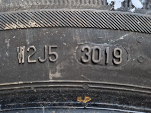 2 KS ZIMNÍ PNEUMATIKA BARUM POLARIS 5 - 185/65 R15 88T - 20501