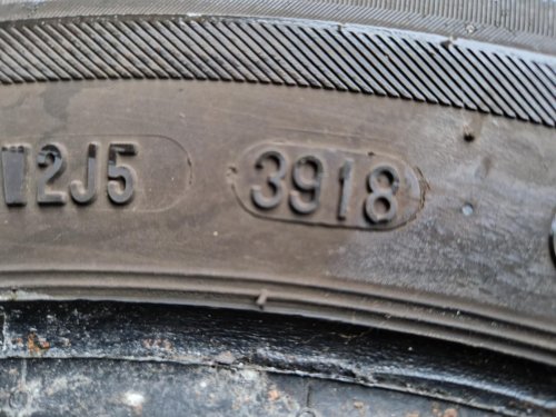 2 KS ZIMNÍ PNEUMATIKA BARUM POLARIS 5 - 185/65 R15 88T - 20502