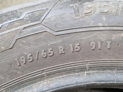 2 KS ZIMNÍ PNEUMATIKA BARUM POLARIS 5 - 195/65 R15 91T - 20283