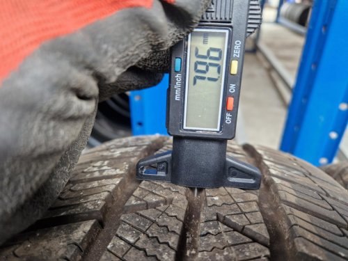 2 KS ZIMNÍ PNEUMATIKA BARUM POLARIS 5 - 215/60 R16 99H - 20580