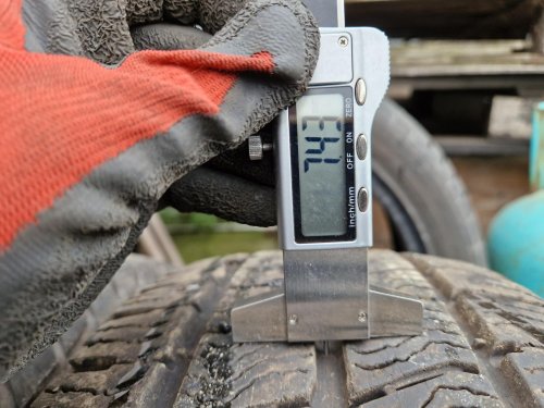 2 KS ZIMNÍ PNEUMATIKA BARUM SNOVANIS 3 - 215/65 R16 C 109/107R - 20464