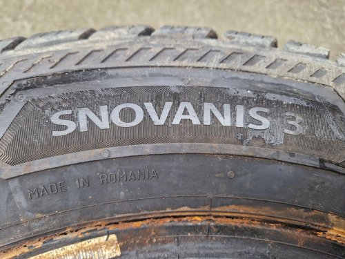 2 KS ZIMNÍ PNEUMATIKA BARUM SNOVANIS 3 - 215/65 R16 C 109/107R - 20464